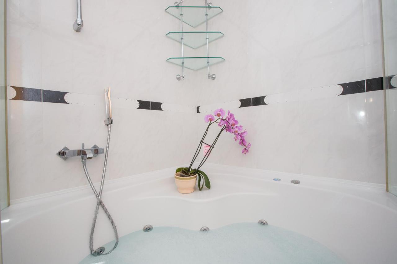 Apartments And Room Adriatic Blue Дубровник Екстериор снимка