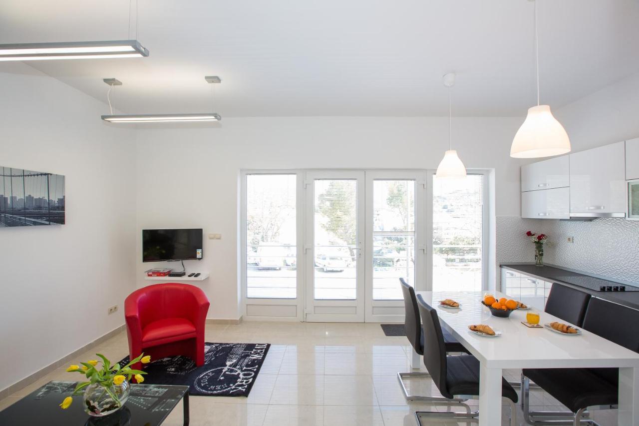 Apartments And Room Adriatic Blue Дубровник Екстериор снимка